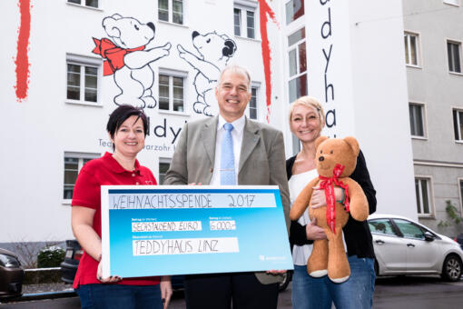 Borealis spendet für Teddyhaus Linz Bild Borealis